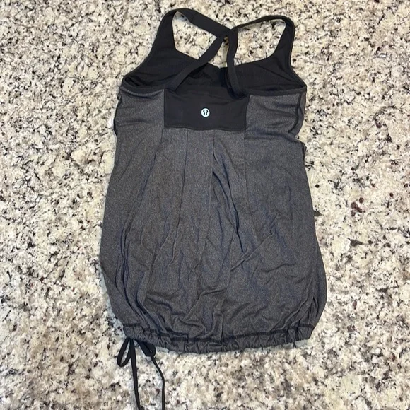 Lululemon Womens Tank Top with Built in Bra Size 4 - Picture 4 of 5